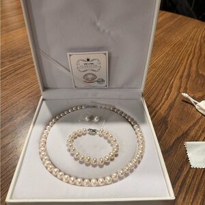 Elegant Pearl Jewelry Set